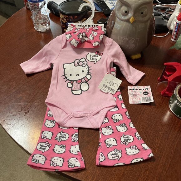 Hello Kitty Infant 3 Piece Set, Pink, Size 3M - NWT - Picture 1 of 5